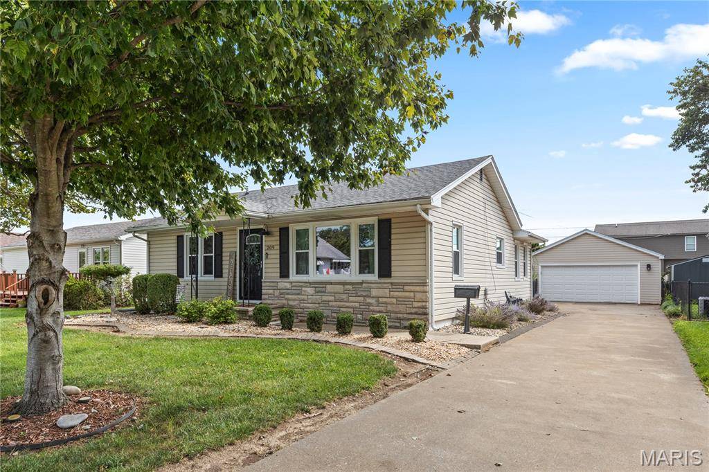 209 Lee ST, Bethalto, IL 62010