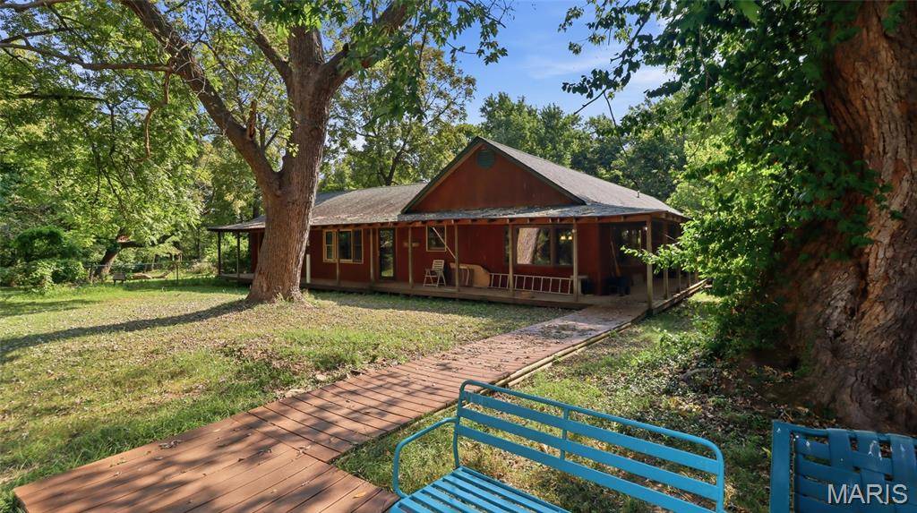 30998 Hutchison RD, Lebanon, MO 65536