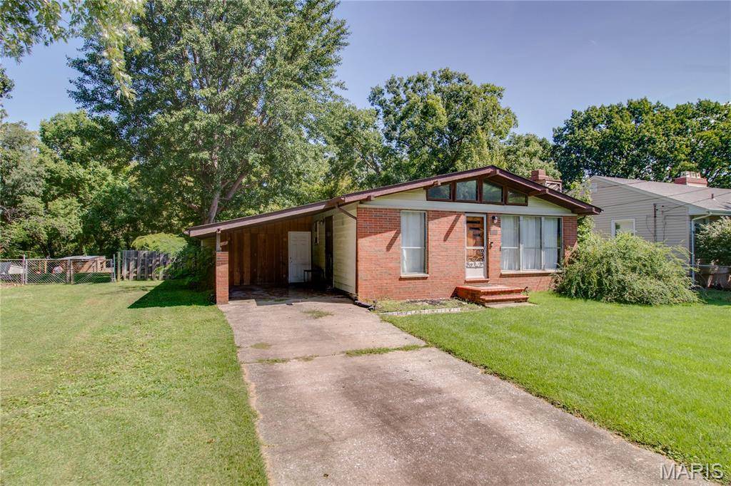 784 E Woodland DR, East Alton, IL 62024
