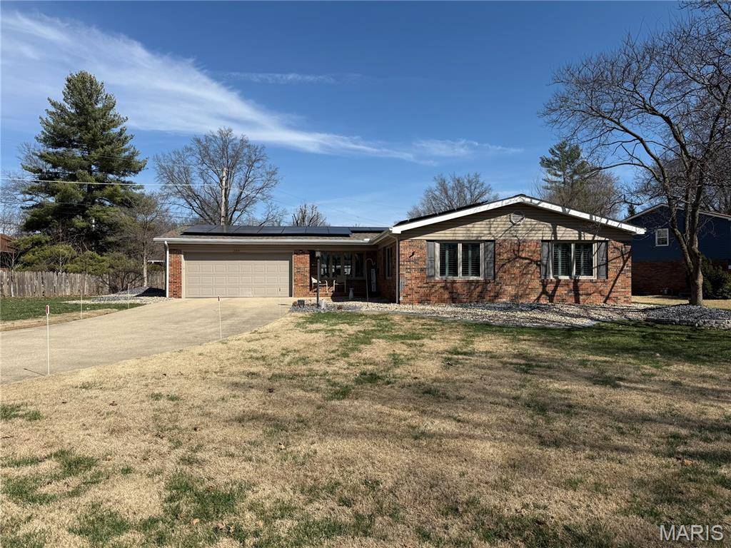 2304 Fontaine DR, Alton, IL 62002
