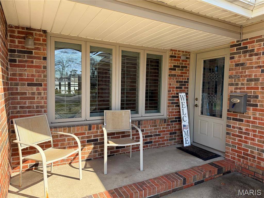 2304 Fontaine DR, Alton, IL 62002