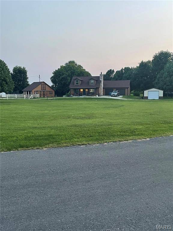 3337 Sand RD, Edwardsville, IL 62025