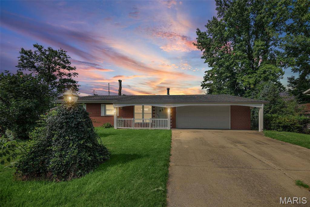 17 Westgate DR, Pontoon Beach, IL 62040