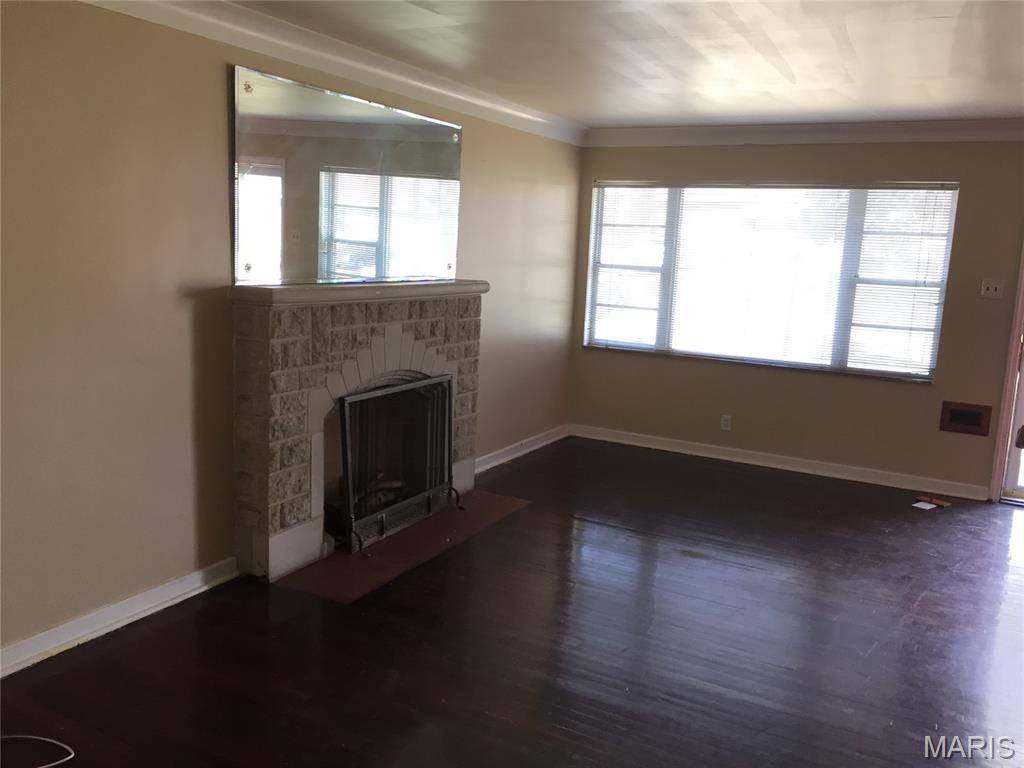 9224 Catalina DR, Jennings, MO 63136