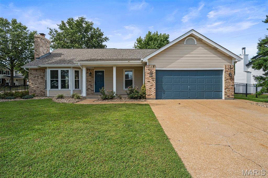 3035 Arrowhead Point DR, St Louis, MO 63129
