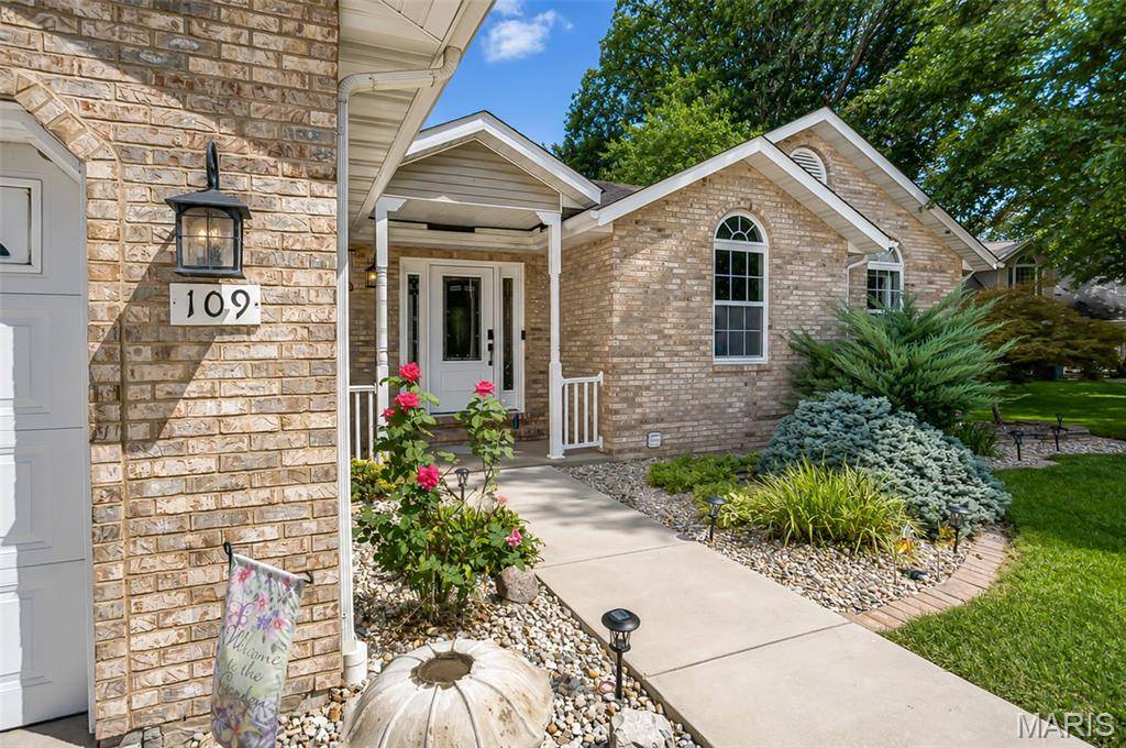 109 Fairington DR, Troy, IL 62294