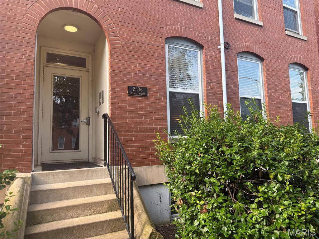 2336 Rutger ST #36B, St Louis, MO 63104
