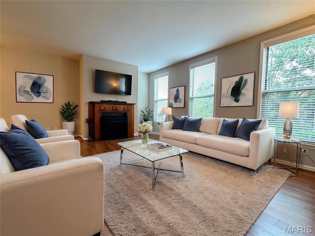 2336 Rutger ST #36B, St Louis, MO 63104