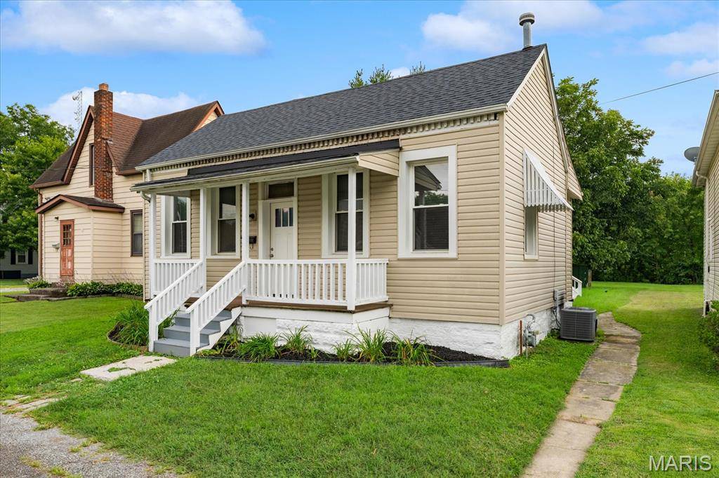 120 E Iowa ST, Trenton, IL 62293