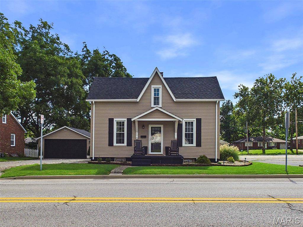 801 Poplar ST, Highland, IL 62249