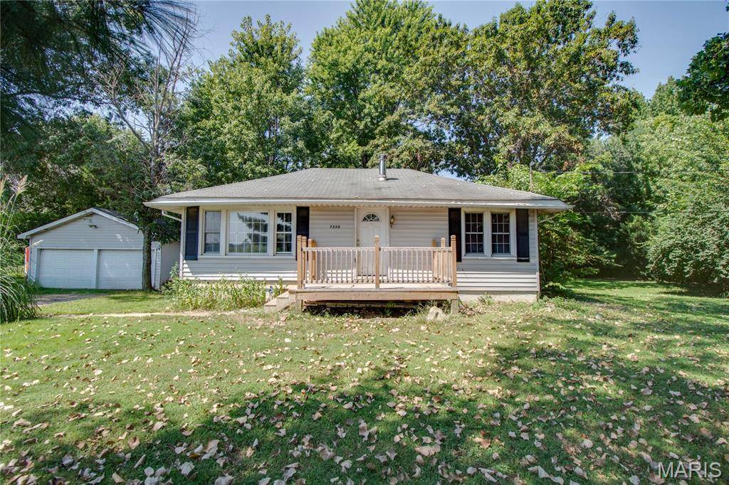 7220 Ingham LN, Godfrey, IL 62035