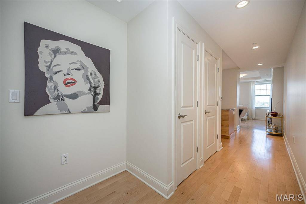 232 N Kingshighway BLVD #1107, St Louis, MO 63108