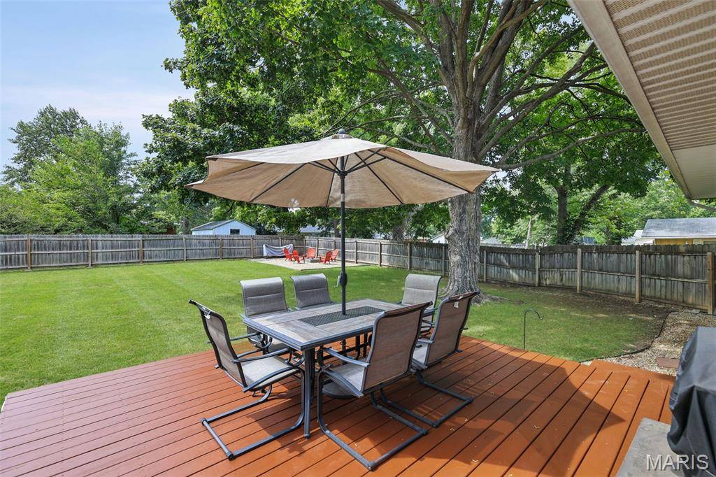32 Grainey DR, Glen Carbon, IL 62034