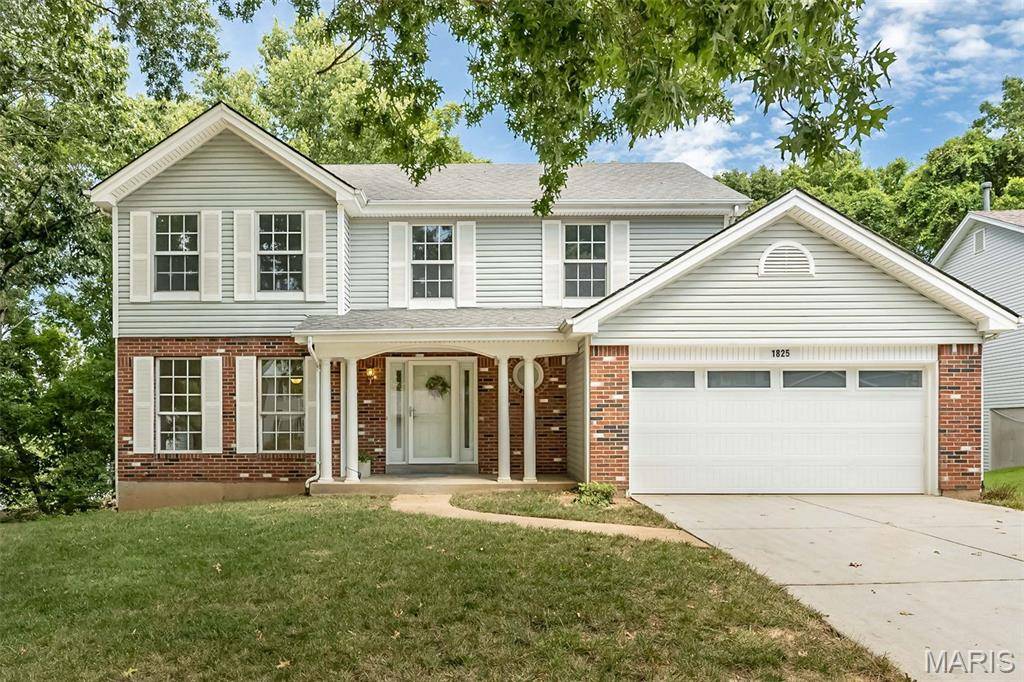 1825 Locks Mill DR, Fenton, MO 63026