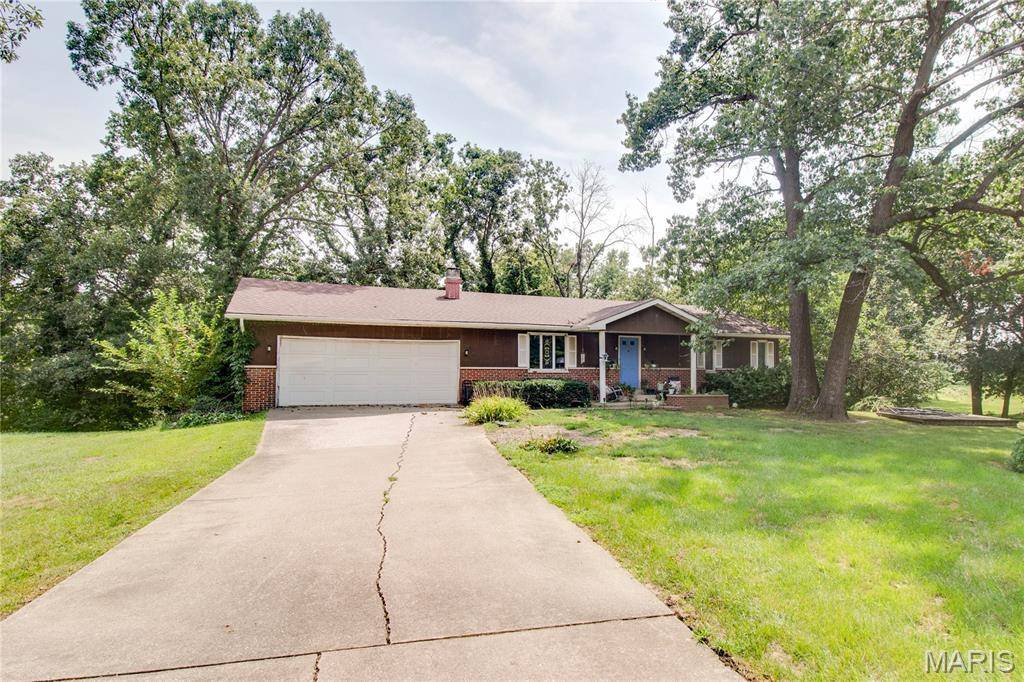17652 Ridge DR, Carlinville, IL 62626