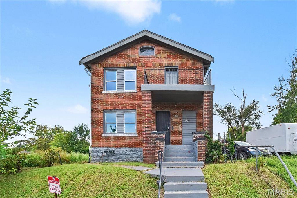 5704 Labadie AVE, St Louis, MO 63120