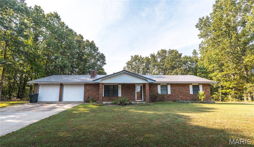 16324 Hardwood LN, St Robert, MO 65584