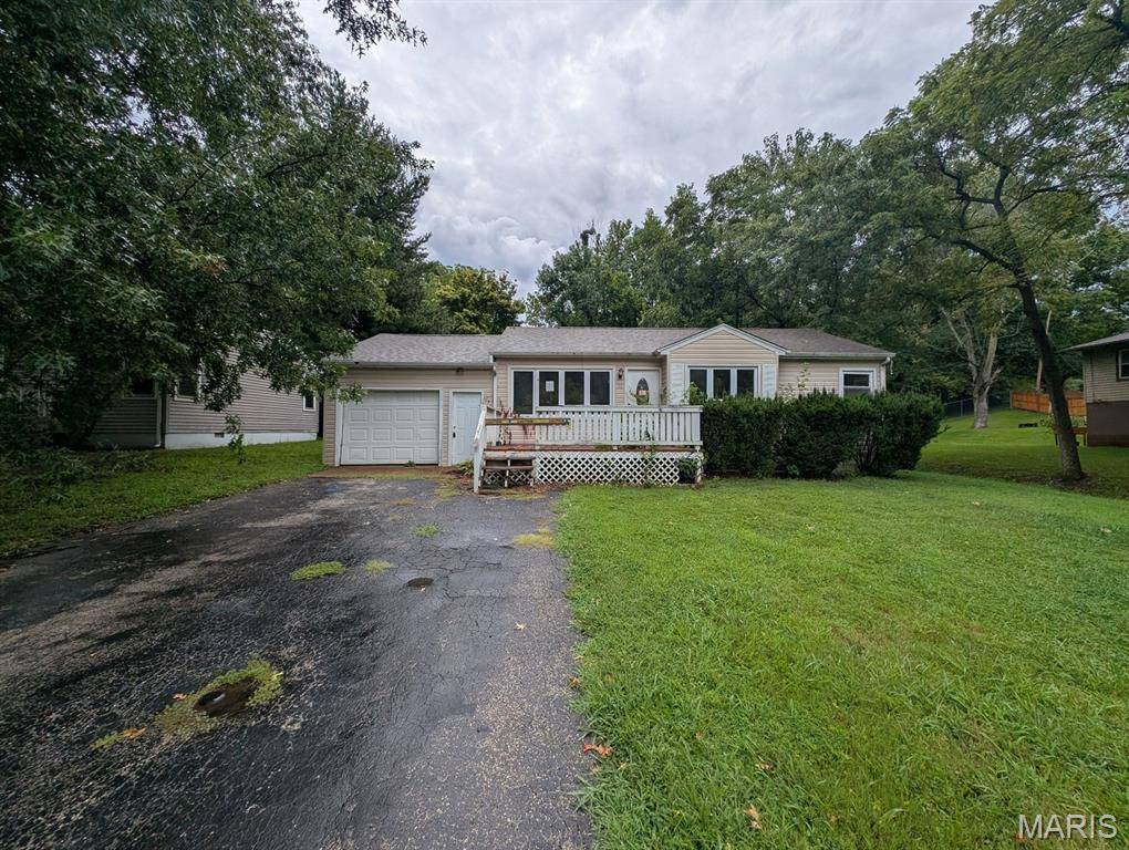 20 Marlo DR, Belleville, IL 62226