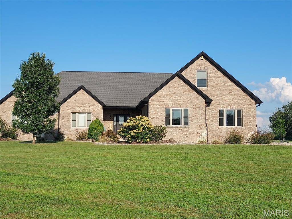 4553 Lauren DR, Pocahontas, IL 62275