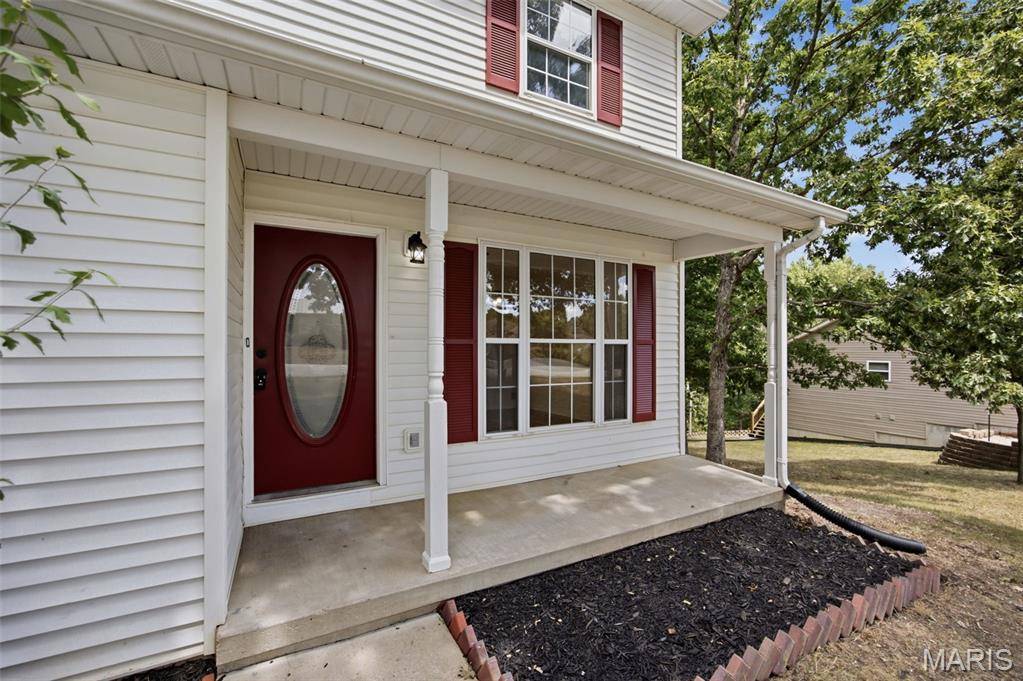 16475 Hardwood LN, St Robert, MO 65584