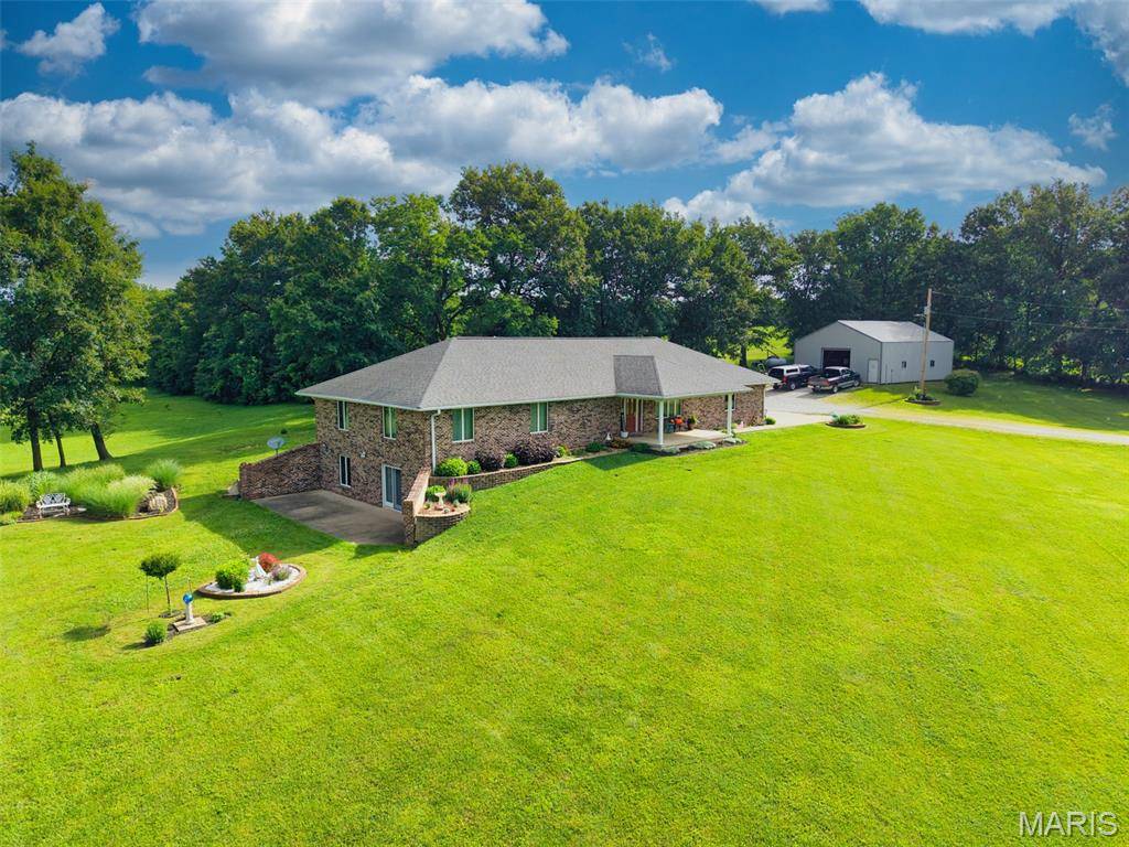 5499 Highway 24, Huntsville, MO 65259