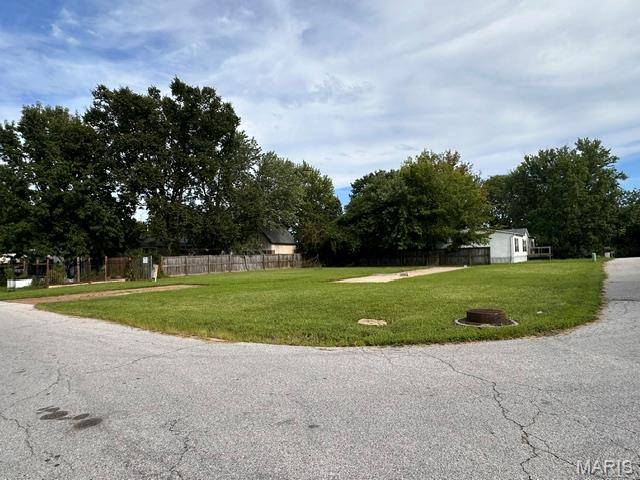 1034 Thousand Pines DR, Fenton, MO 63026
