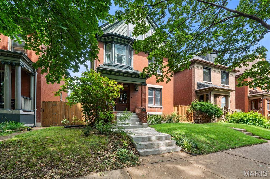 3625 Juniata ST, St Louis, MO 63116