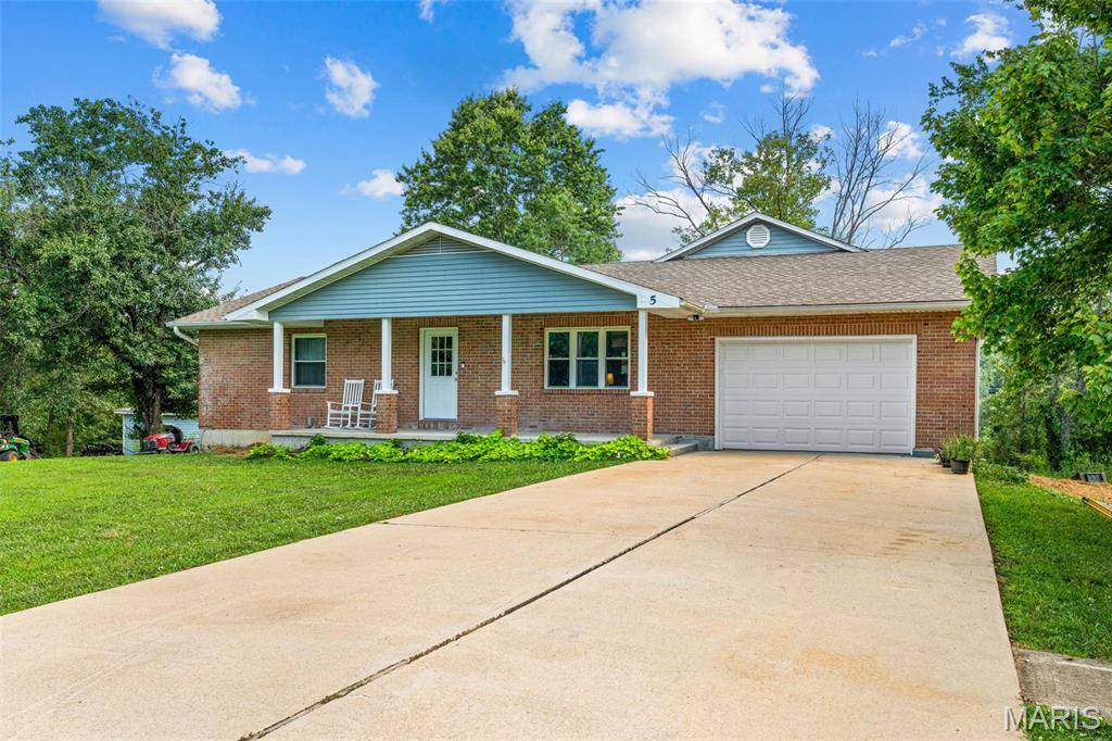 5 Nailbender LN, Sullivan, MO 63080
