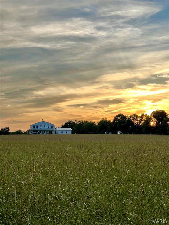 1651 Sneak RD, Foristell, MO 63348