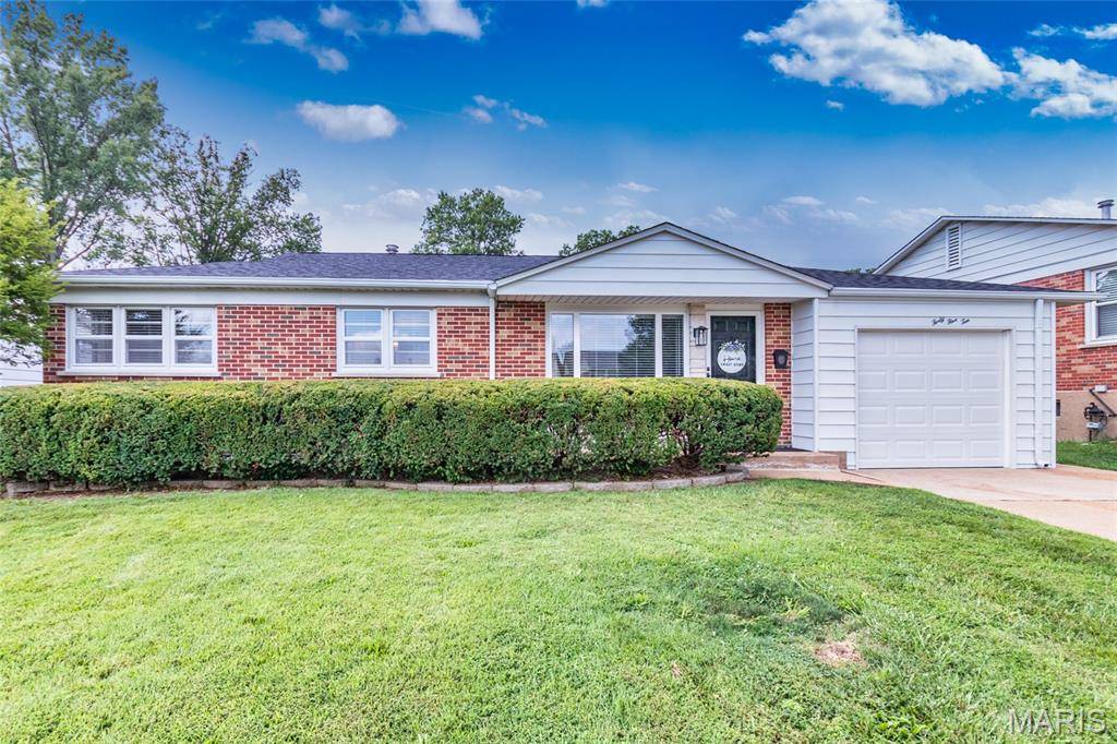 4510 Tomahawk DR, St Louis, MO 63123