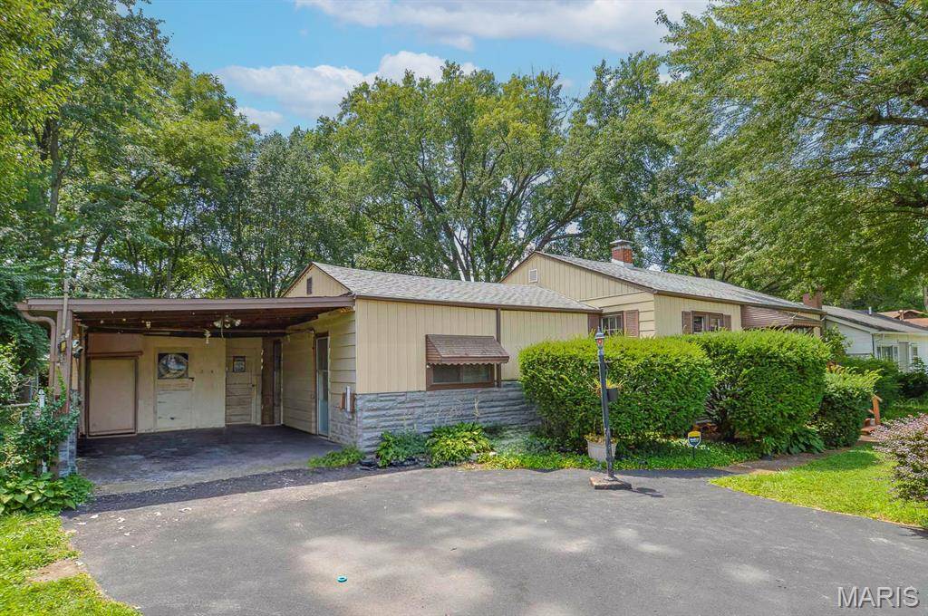 9120 Summit DR, Fairview Heights, IL 62208