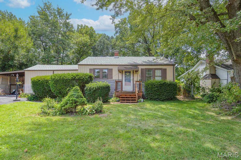 9120 Summit DR, Fairview Heights, IL 62208