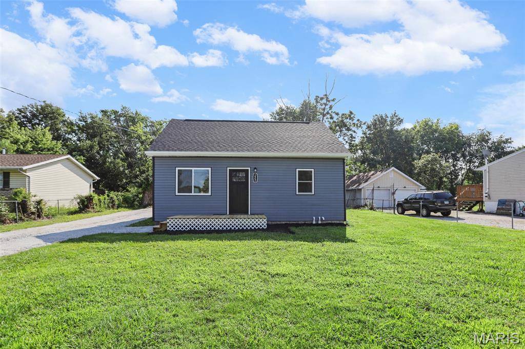 222 Lindenwood DR, East Alton, IL 62024