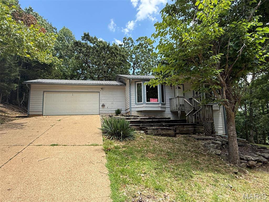 200 Wagonwheel DR, Camdenton, MO 65020