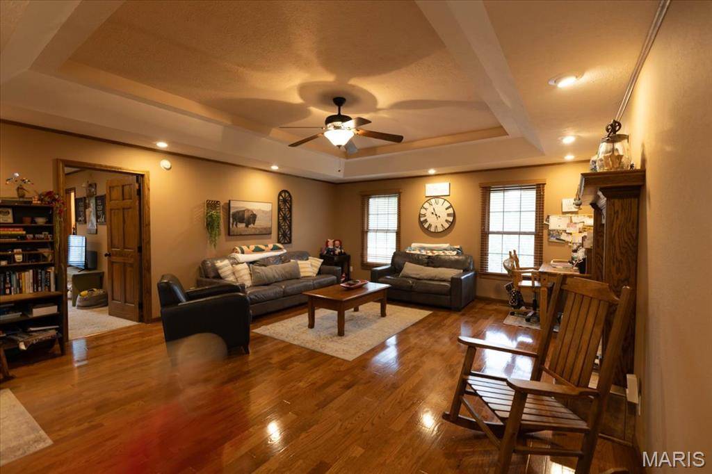 503 Primrose LN, Houston, MO 65483