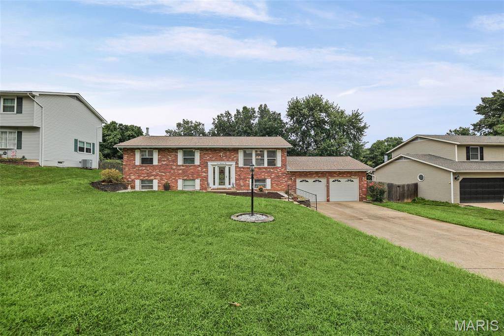 1810 Montview AVE, Godfrey, IL 62035