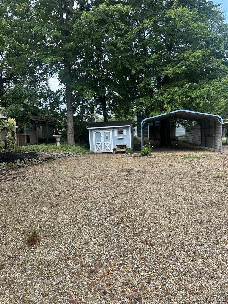 19609 Kay LN, Carlyle, IL 62231