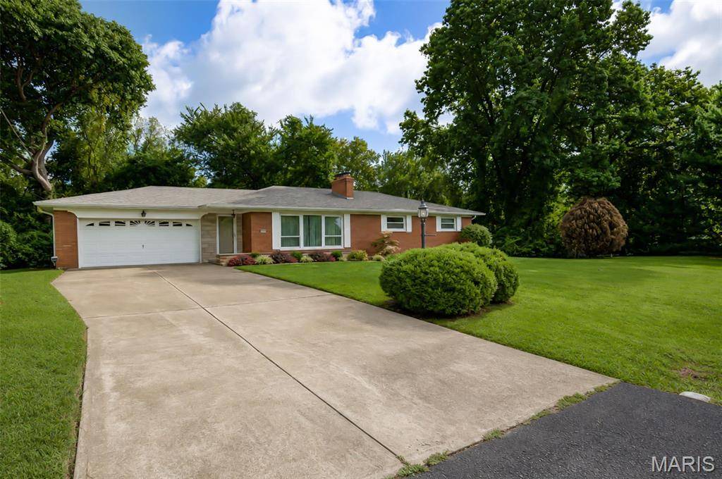 123 Rex DR, Collinsville, IL 62034