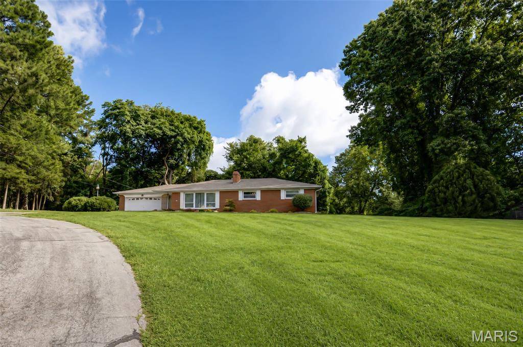 123 Rex DR, Collinsville, IL 62034