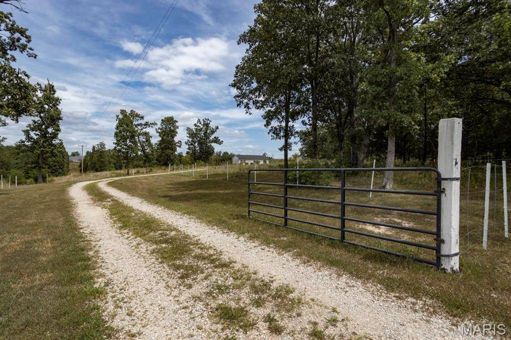 25200 Raleigh RD, Waynesville, MO 65583