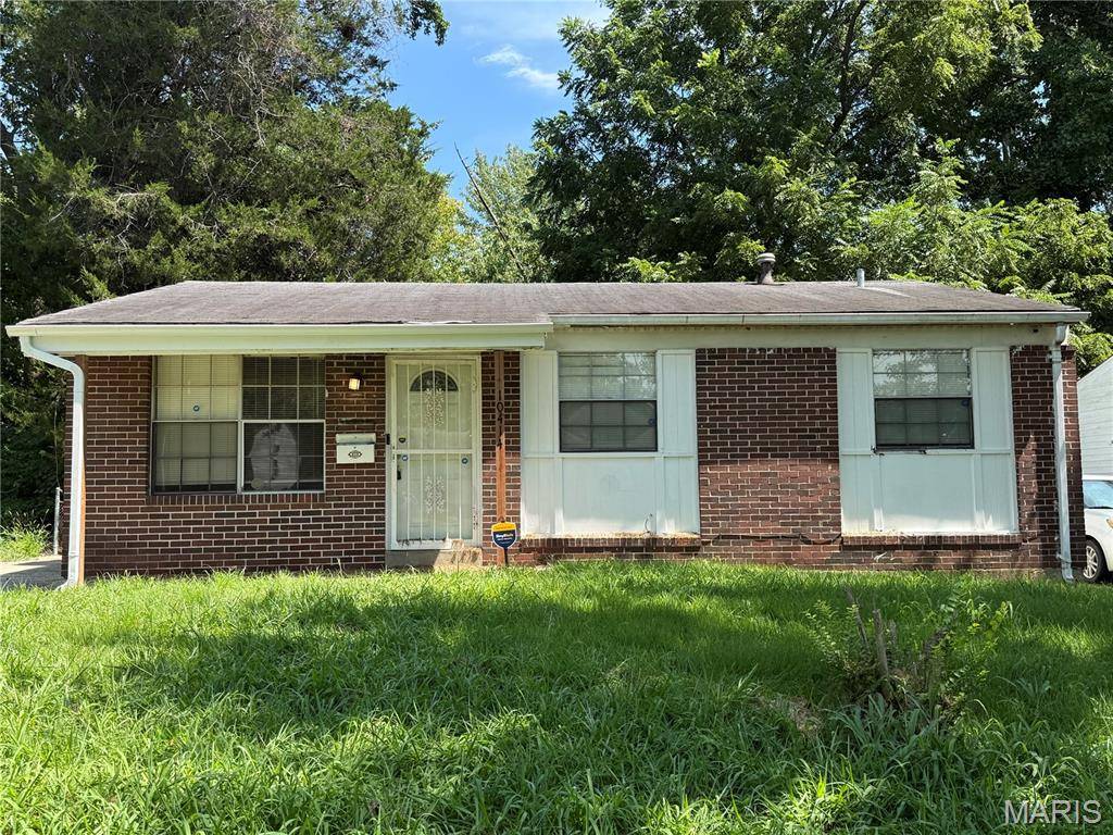 10414 Royal DR, St Louis, MO 63136