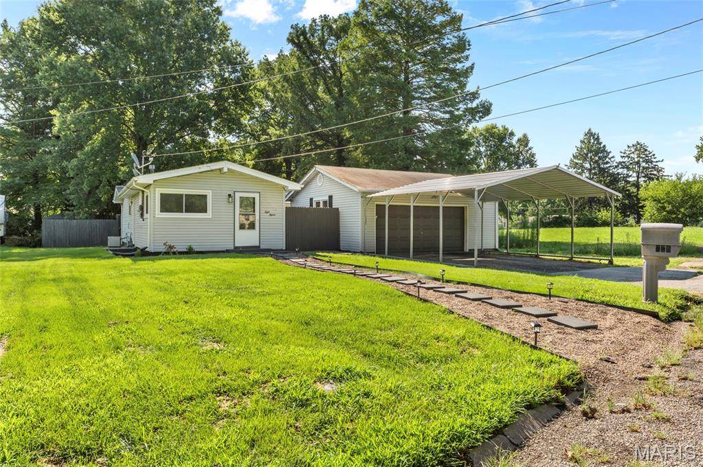 815 Southmoor PL, Godfrey, IL 62035