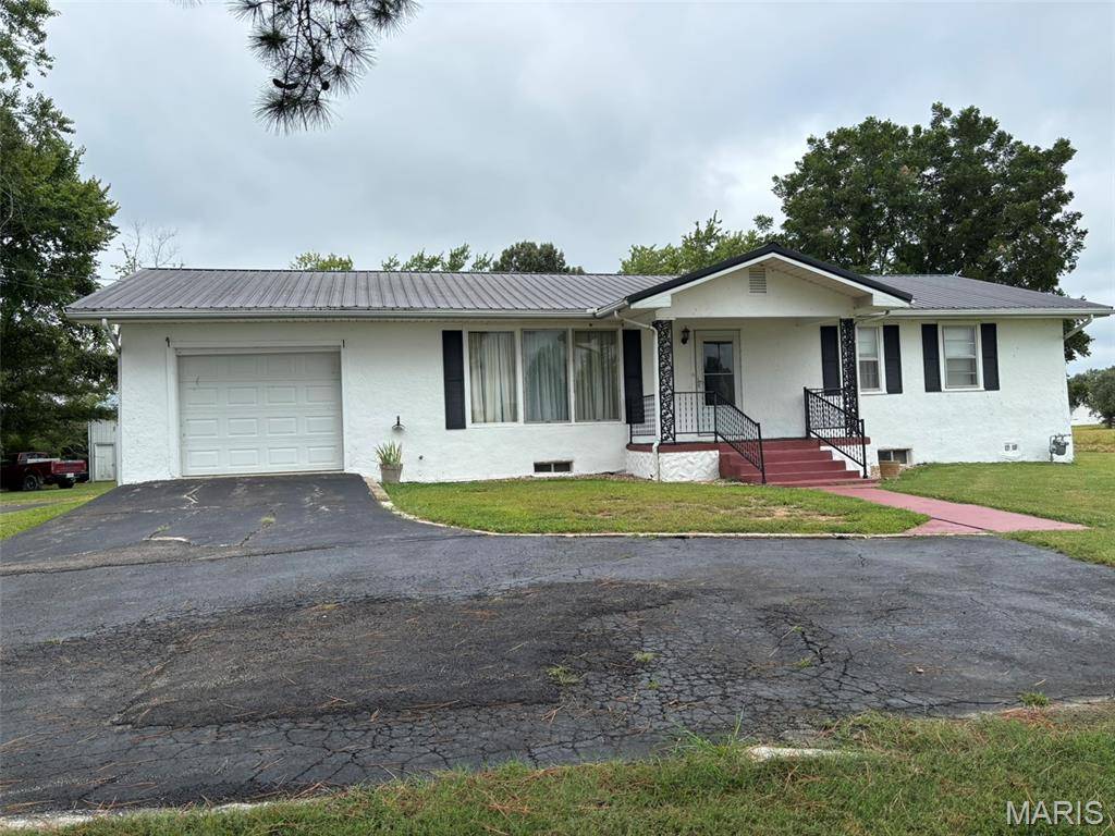 13215 State Highway AD, Dexter, MO 63841