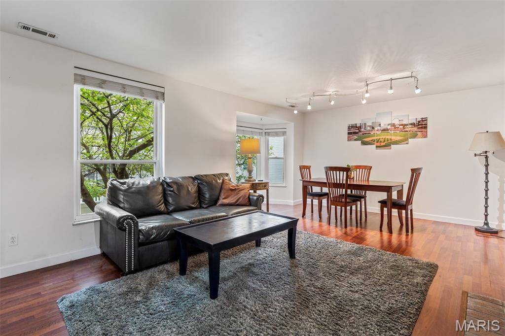 2632 Park AVE #2632, St Louis, MO 63104