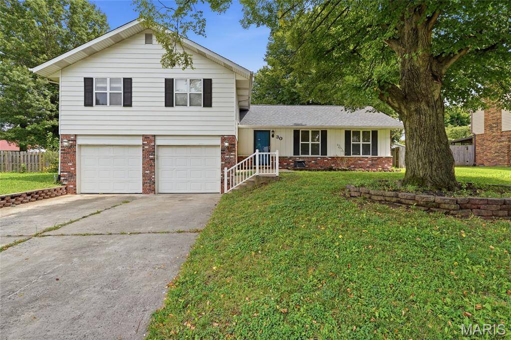 30 Mar Jacques DR, Belleville, IL 62226
