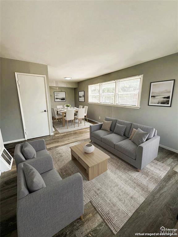 323 Shepley DR, Unincorporated, MO 63137