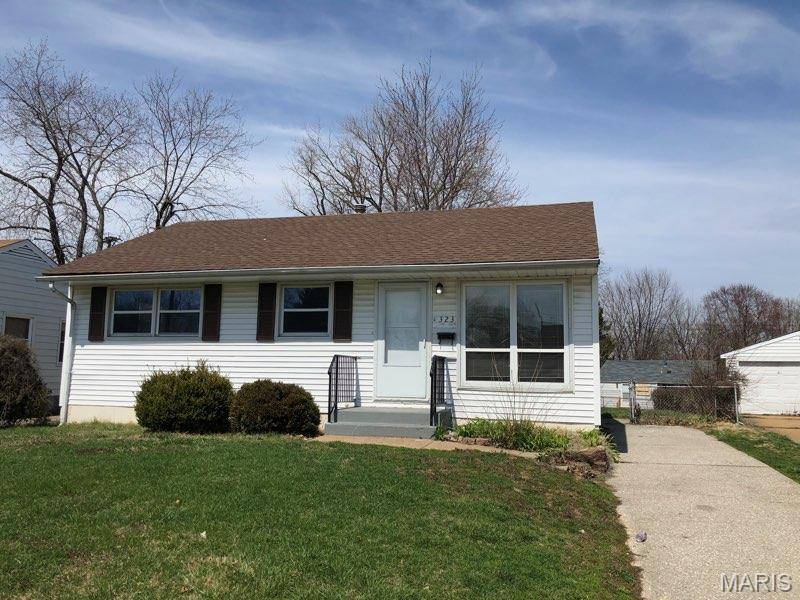 323 Shepley DR, Unincorporated, MO 63137