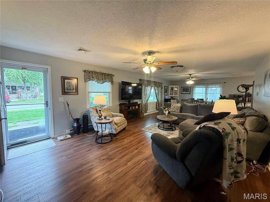 311 S Gex ST, La Plata, MO 63549