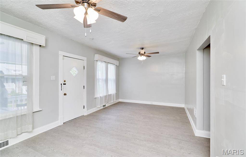 6462 Wanda AVE, St Louis, MO 63116