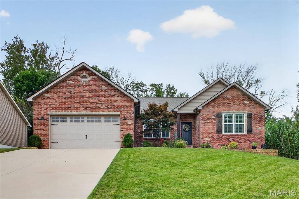 2334 Lakeshore DR, Columbia, IL 62236
